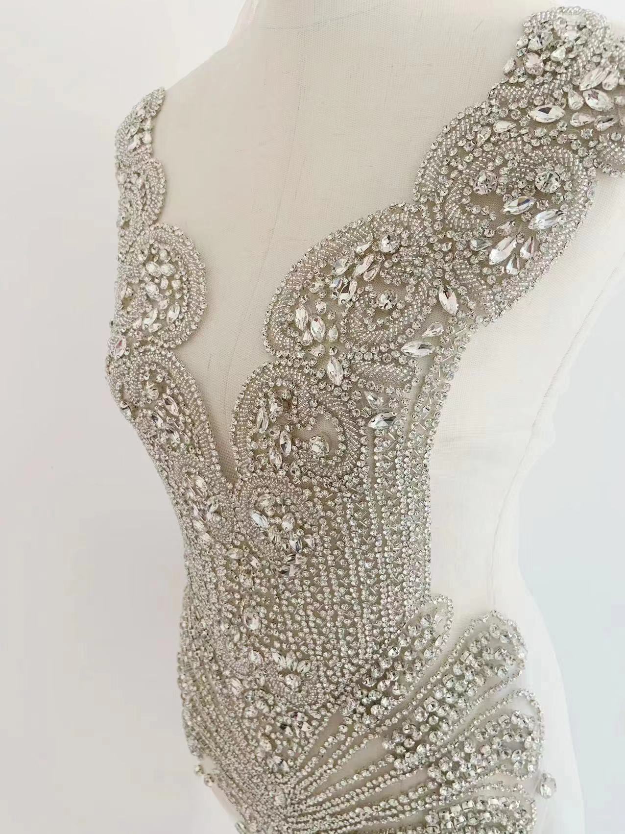 Body Jewelry High End - زينة فضية فاخرة كبيرة بفتحة عنق