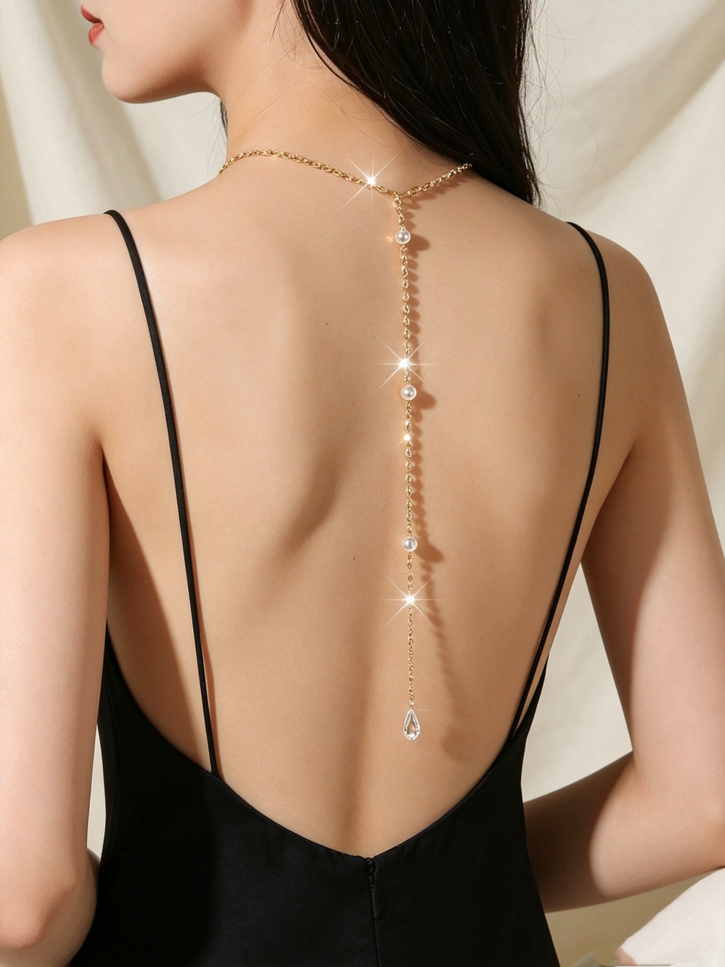 Body Jewelry High End - منتج جديد: سلسلة ظهر مزينة بالكريستال،