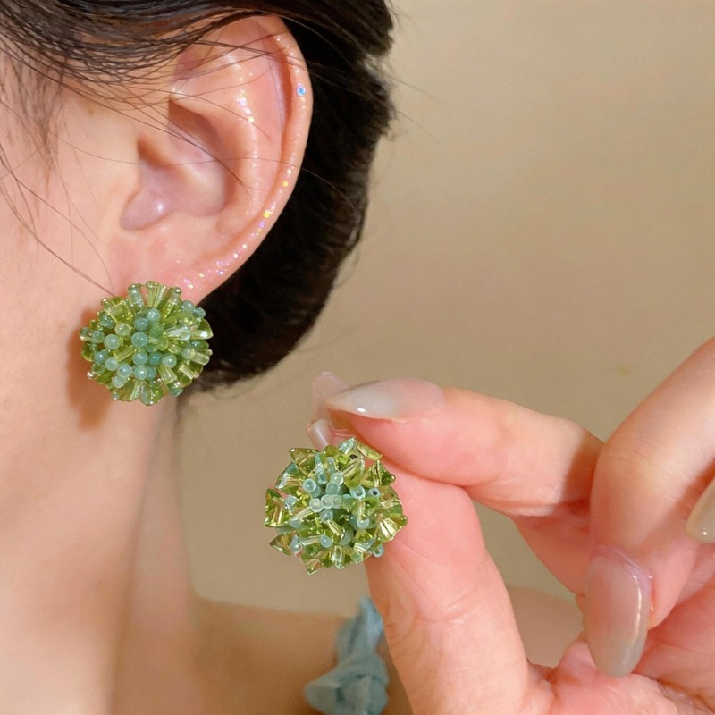 Cluster Stud Ear - أقراط زهور يدوية الصنع للنساء، مرصعة