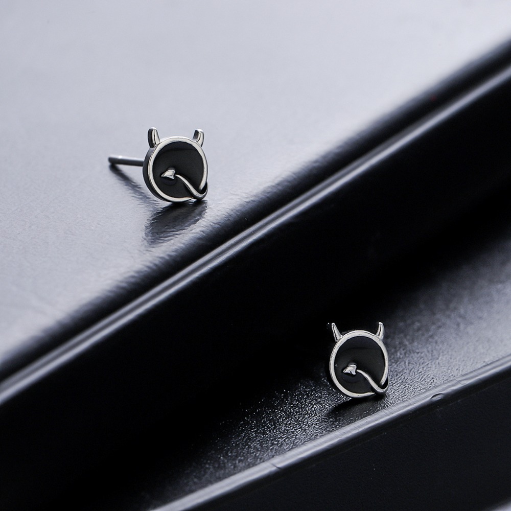 زوج واحد من الأقراط العصرية ال - مراجعة Body Jewelry High End وسعره