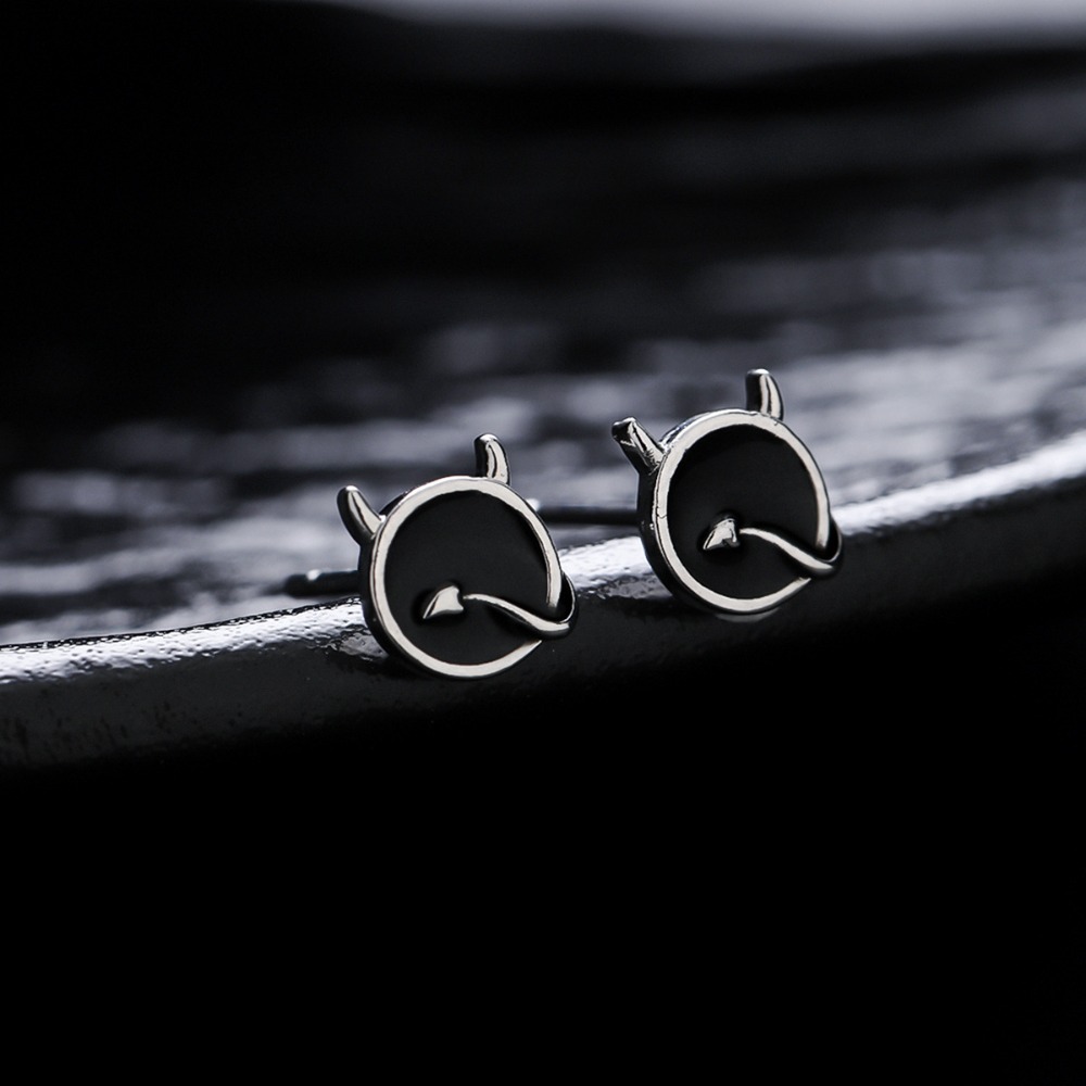 زوج واحد من الأقراط العصرية ال - مراجعة Body Jewelry High End وسعره