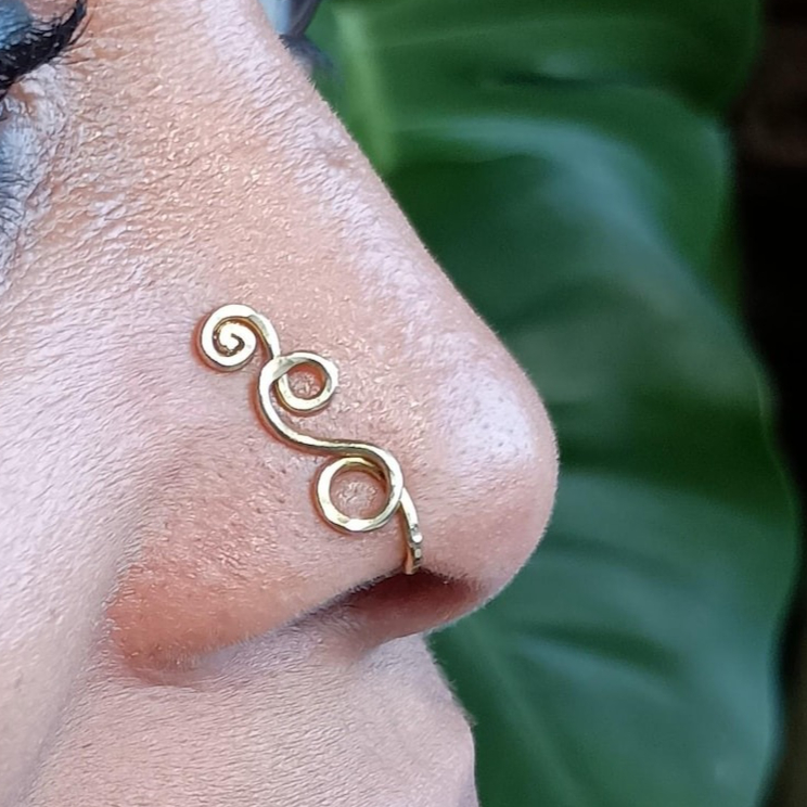 حلقة أنف وسبتوم مزيفة بتصميم م - مراجعة Body Jewelry Septum وسعره