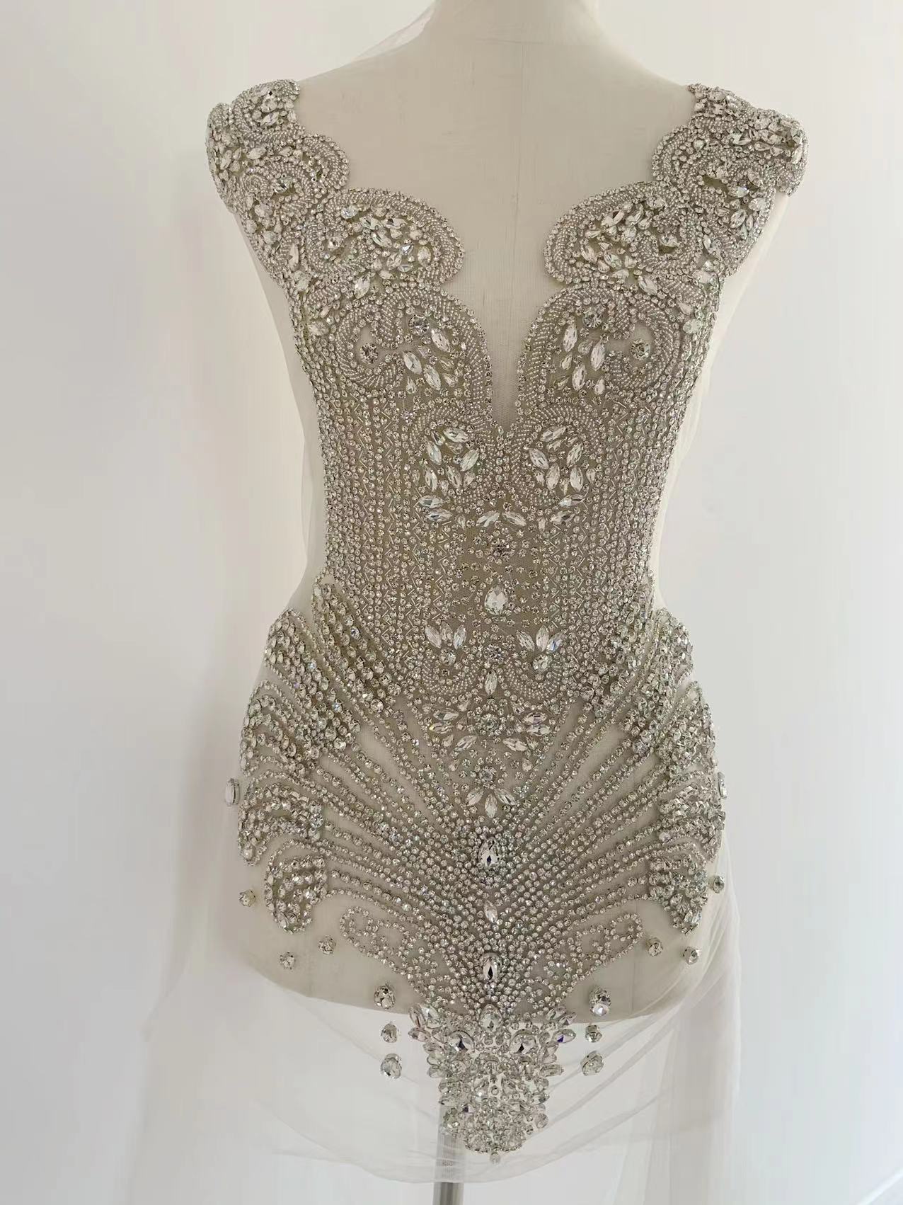 زينة فضية فاخرة كبيرة بفتحة عن - مراجعة Body Jewelry High End وسعره