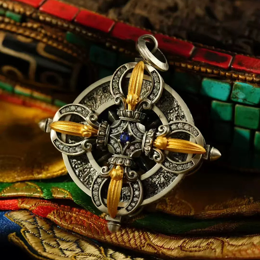 قلادة فضية عتيقة الطراز على شك - مراجعة Body Jewelry High End وسعره