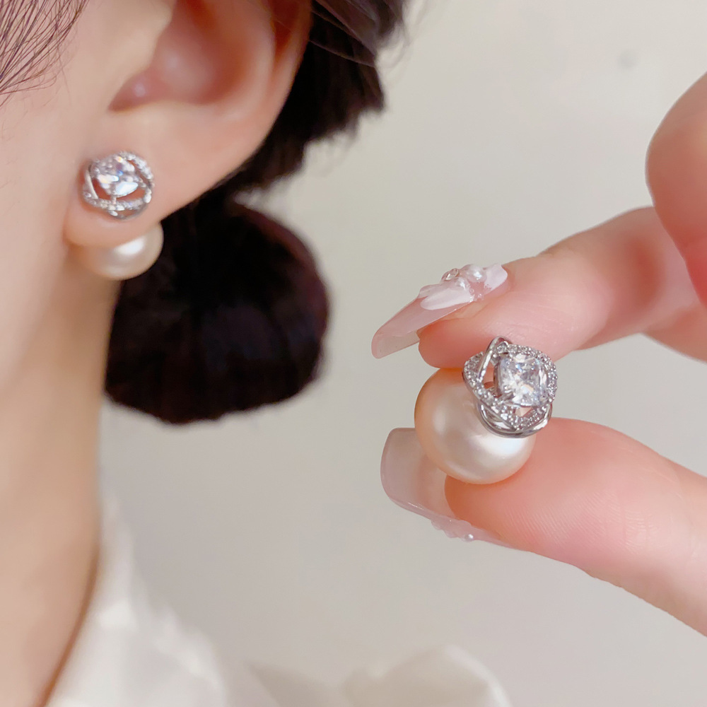 أقراط مرصعة بتصميم ملتوي ولامع - مراجعة Cluster Stud Ear وسعره