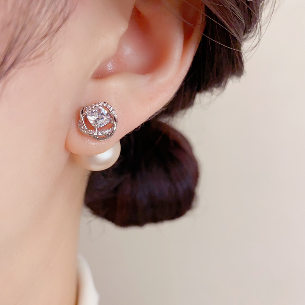 أقراط مرصعة بتصميم ملتوي ولامع - مراجعة Cluster Stud Ear وسعره