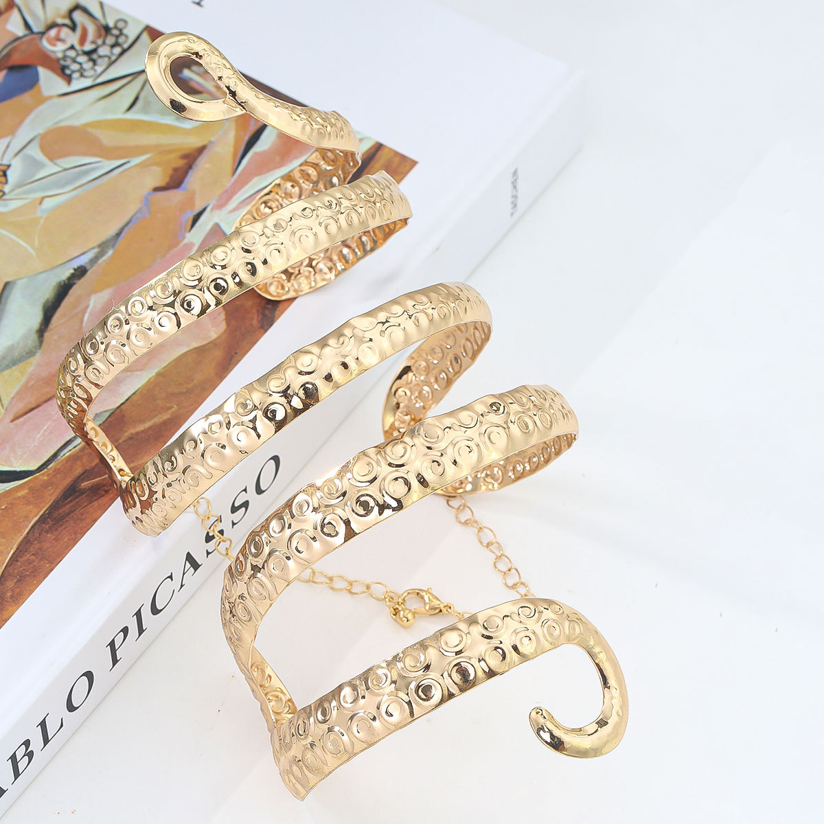 صفعة ذراع الأفعى المصنوعة من س - مراجعة Body Jewelry High End وسعره